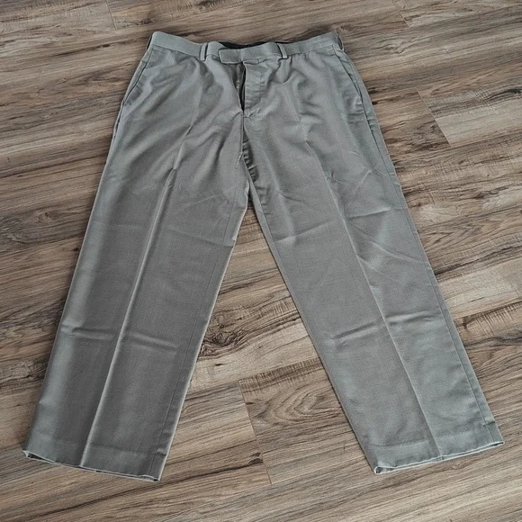 EUC Men's Khaki Dress Pants - Picture 5 of 7